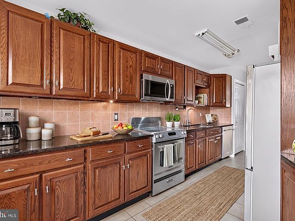 5th image of 1703 Mount Washington Ct Unit K