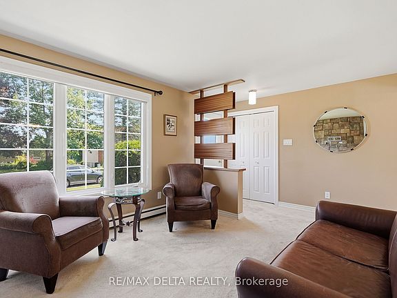 4th image of 105 Fournier St
