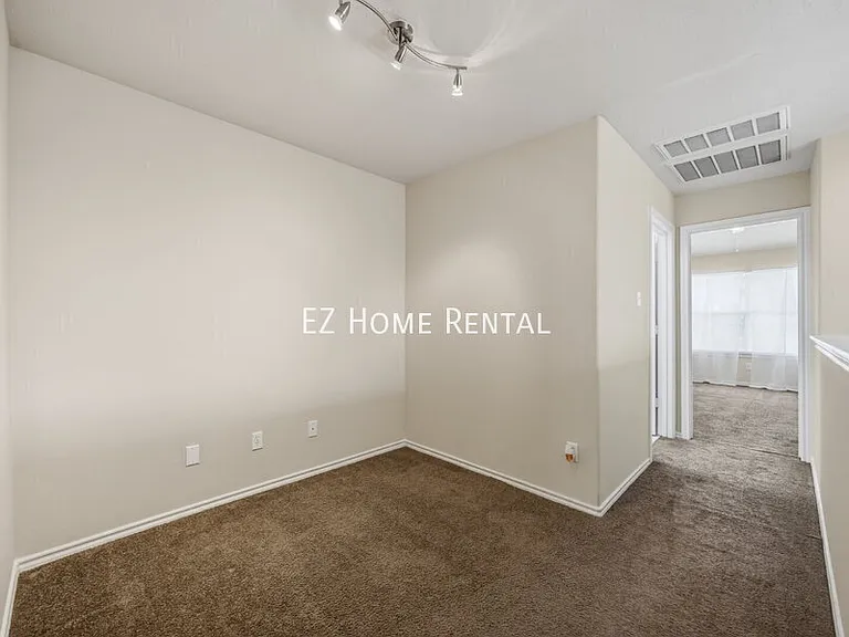 2951 Hackamore Hollow Ln — Photo 19