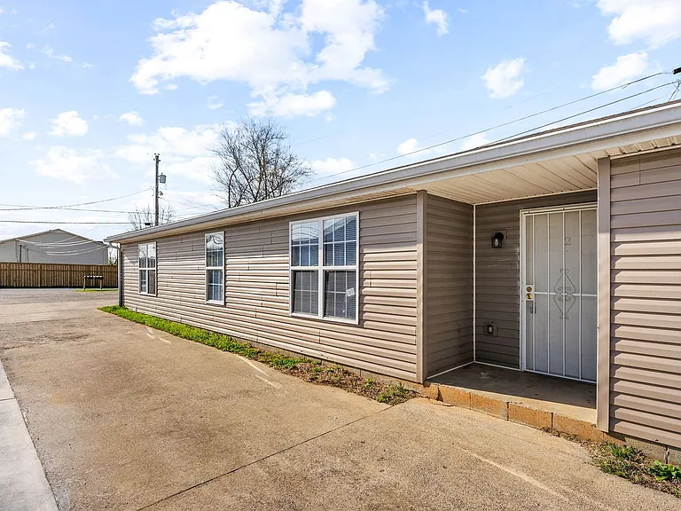 Lexington Drive -209 — Photo 4