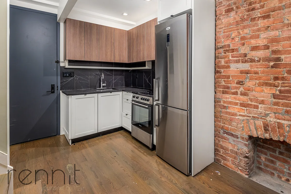 Building Photo - 816 Saint Johns Pl #2R