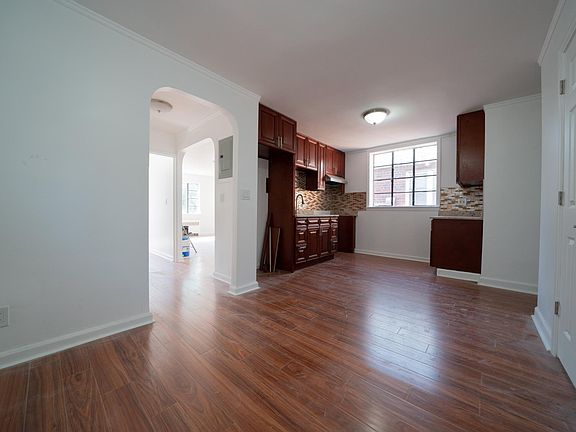 5th image of 2732 Wallace Ave Floor 2