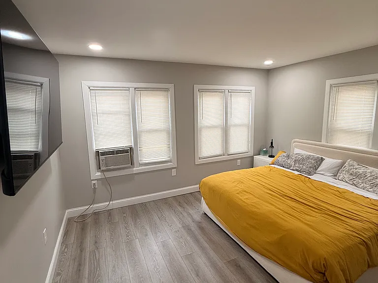 2 Roosevelt Dr #1 — Photo 13