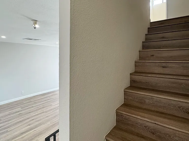112 N Michigan Ave #9 — Photo 14