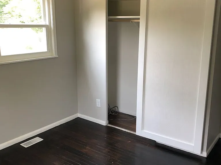 3331 N Valleyview Dr — Photo 6