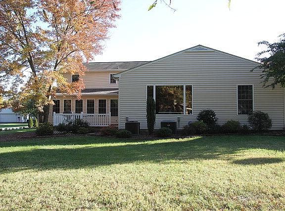 4th image of 105 Matthew Cir