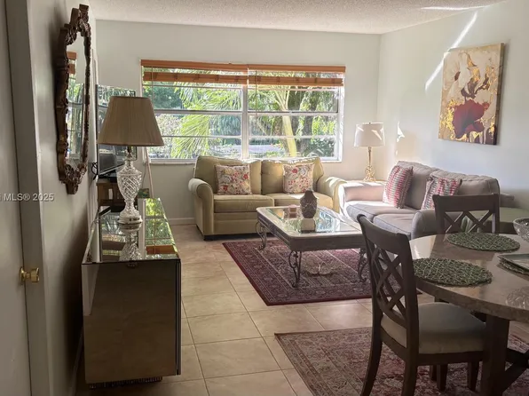 5141 W Oakland Park Blvd #208, Lauderdale Lakes, FL 33313