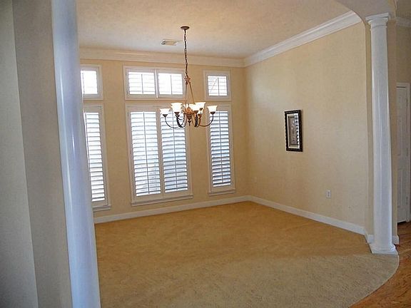 3rd image of 1810 Shadow Lake Dr