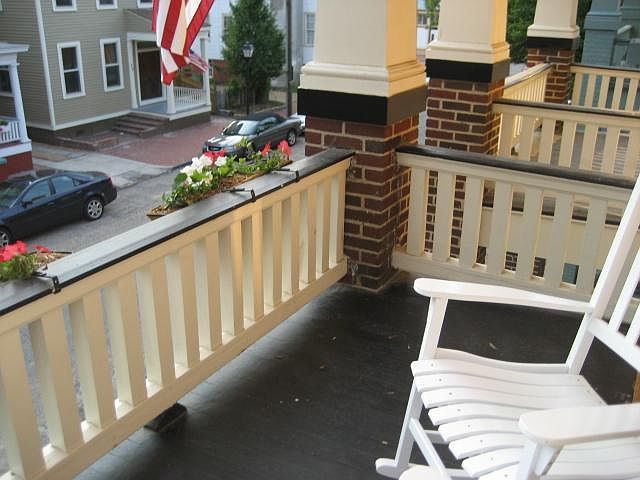 1st image of 441 Dinwiddie St APT 4