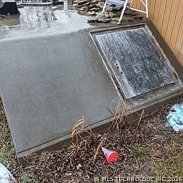 3rd image of 1875 N 185th Rd