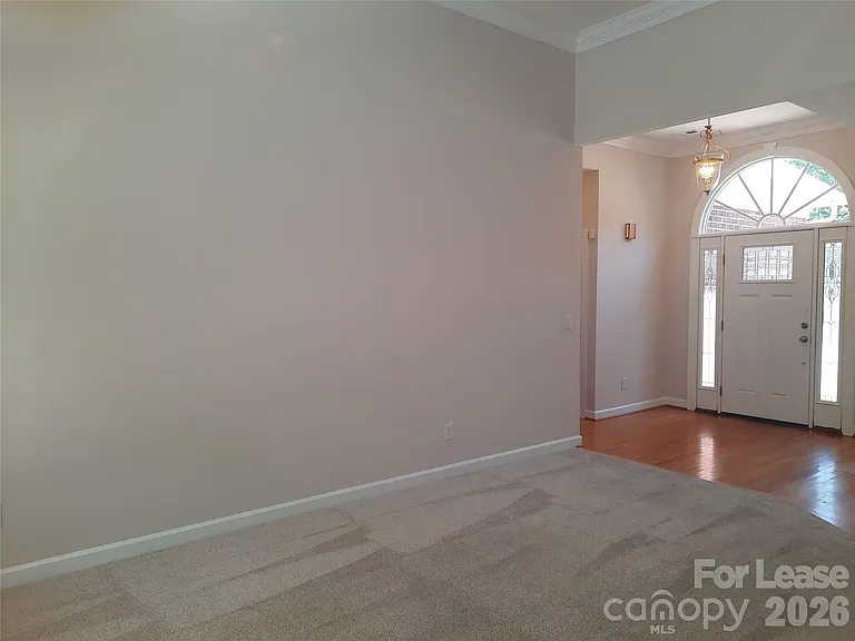 3108 Castlemaine Dr — Photo 2
