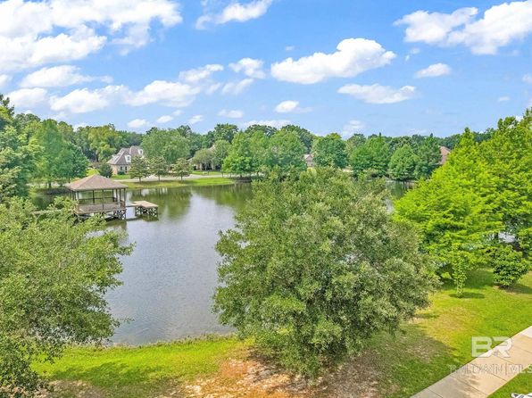 323 Wakefield Ave, Fairhope, AL 36532