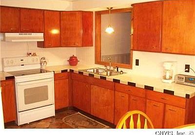 3rd image of 120 Daniel Dr