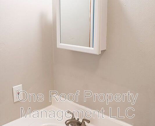 3rd image of 3115 Barnett Ave #A