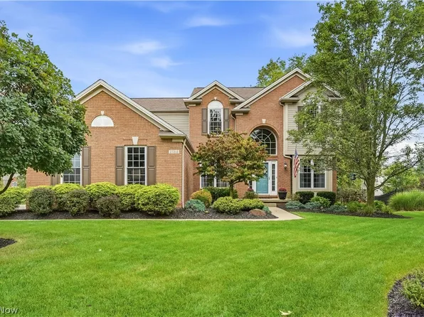 27212 Perry Cir, Olmsted Township, OH 44138