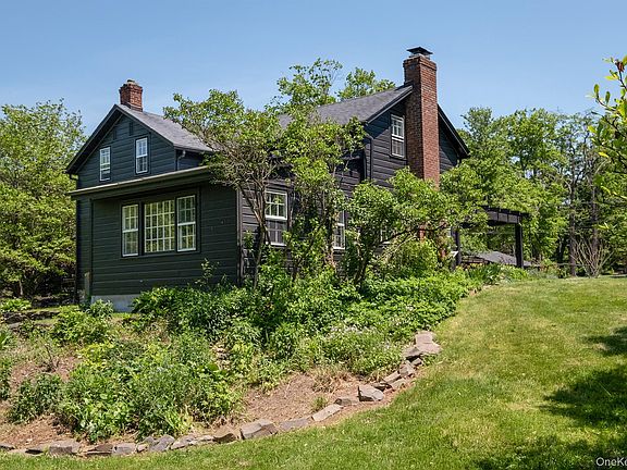 3rd image of 77 UPPER HOOK Road