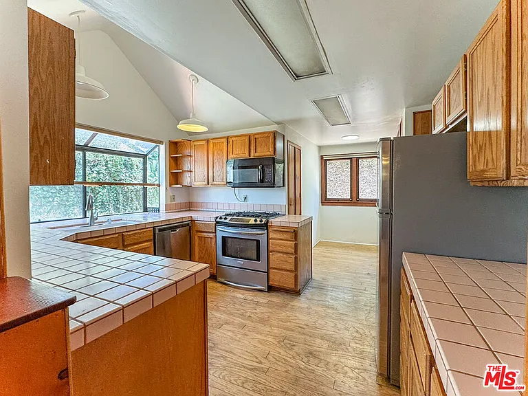 3124 Veteran Ave — Photo 14