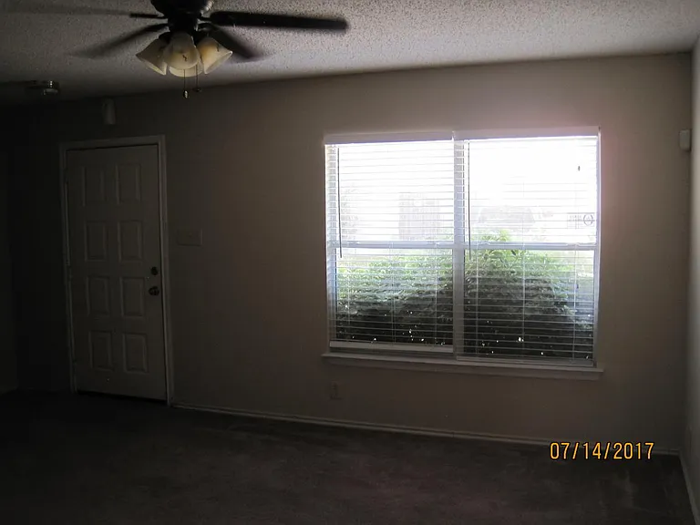 4906 Kenton Lake — Photo 5