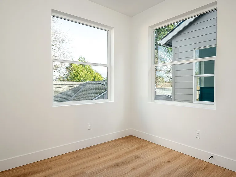 12094 SE Market St — Photo 19