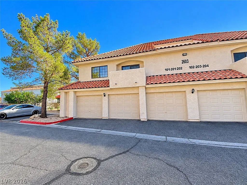 2 bed, 1208 sqft, $1,795 — Photo 3