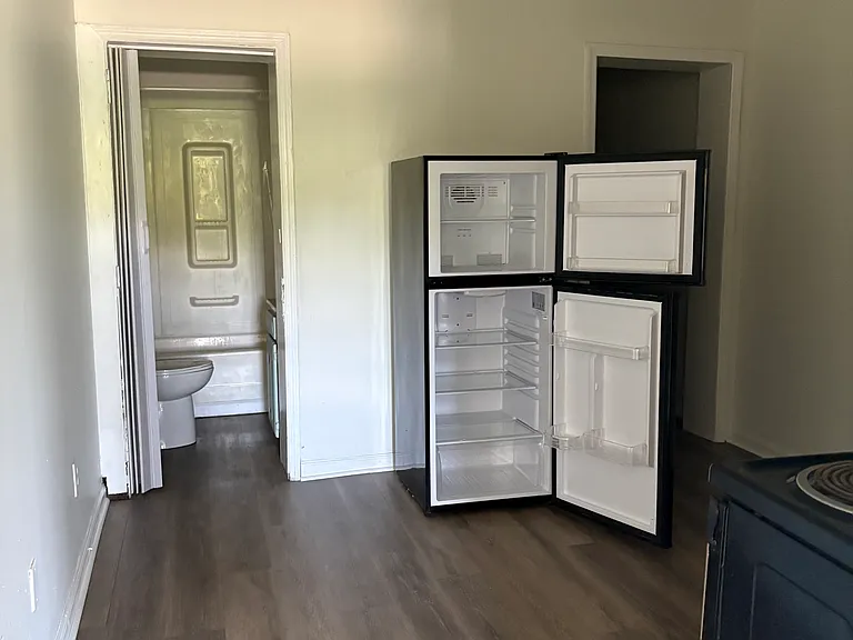 823 Siluria St #825 — Photo 8