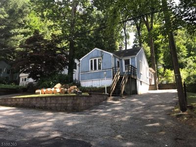 1 Orchard Rd, Lake Hopatcong, NJ, 07849