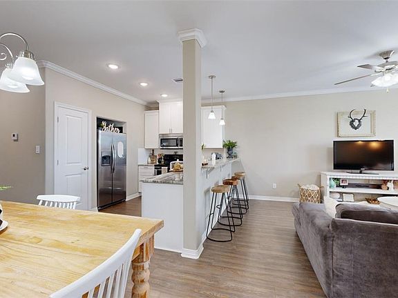 3rd image of 2155 Big River St