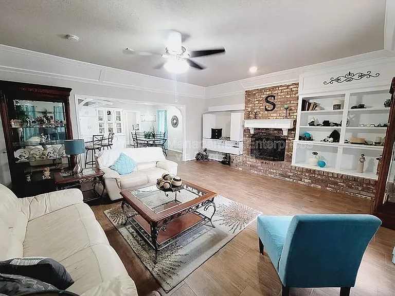 1336 SW 109th Pl — Photo 4