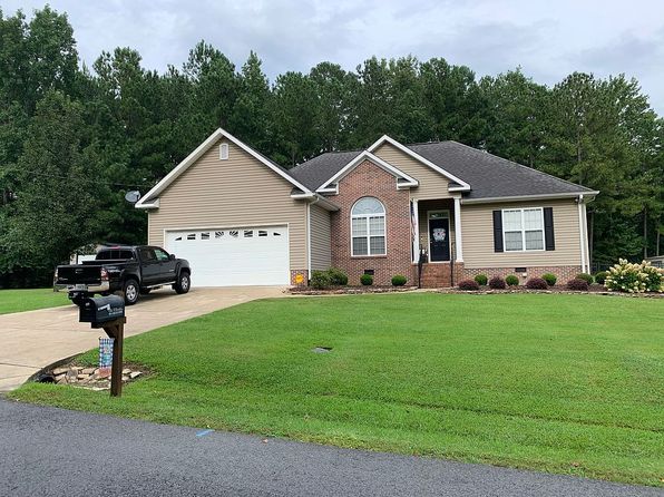 1103 Castle Dr