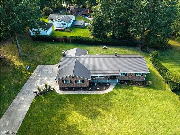 4th image of 130 E Wellock Dr