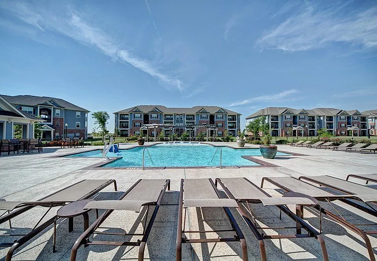 Liberty Pointe — Photo 16