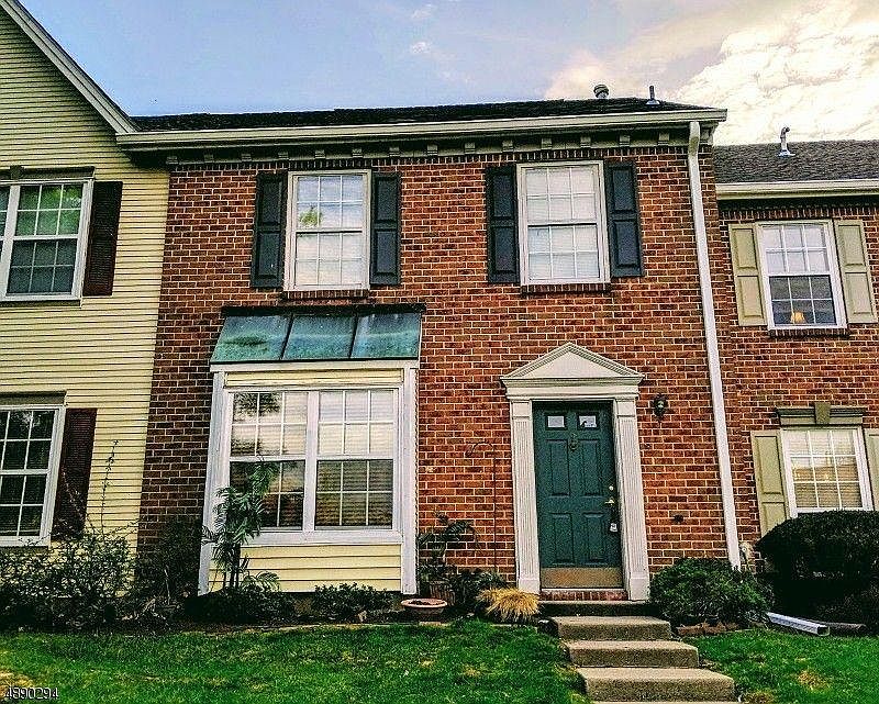 1st image of 6 Townsend Ct