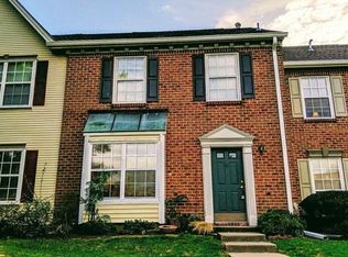 6 Townsend Ct, Franklin Park, NJ 08823
