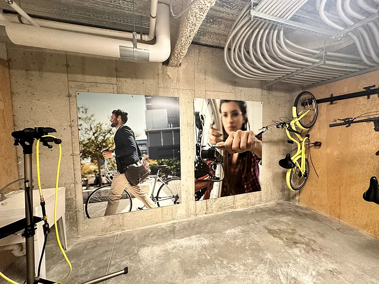 Bicycle workshop and storage included