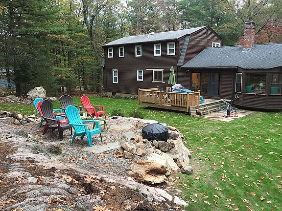 4th image of 11 Cobble Knoll Dr