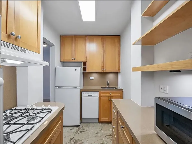 215 E 80th St #9G — Photo 8