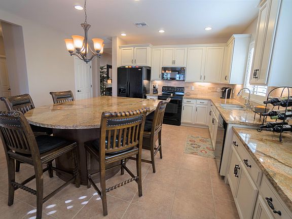 4th image of 3774 E Vallejo Dr