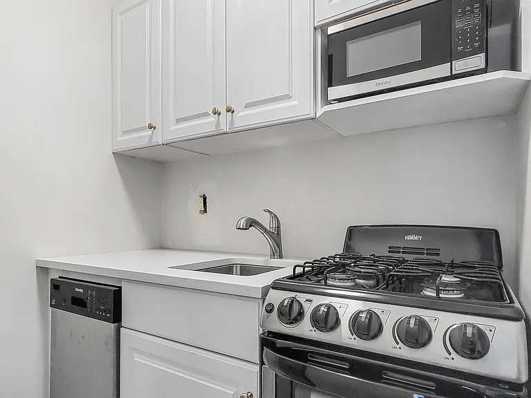 328 E 77th St #2B — Photo 3