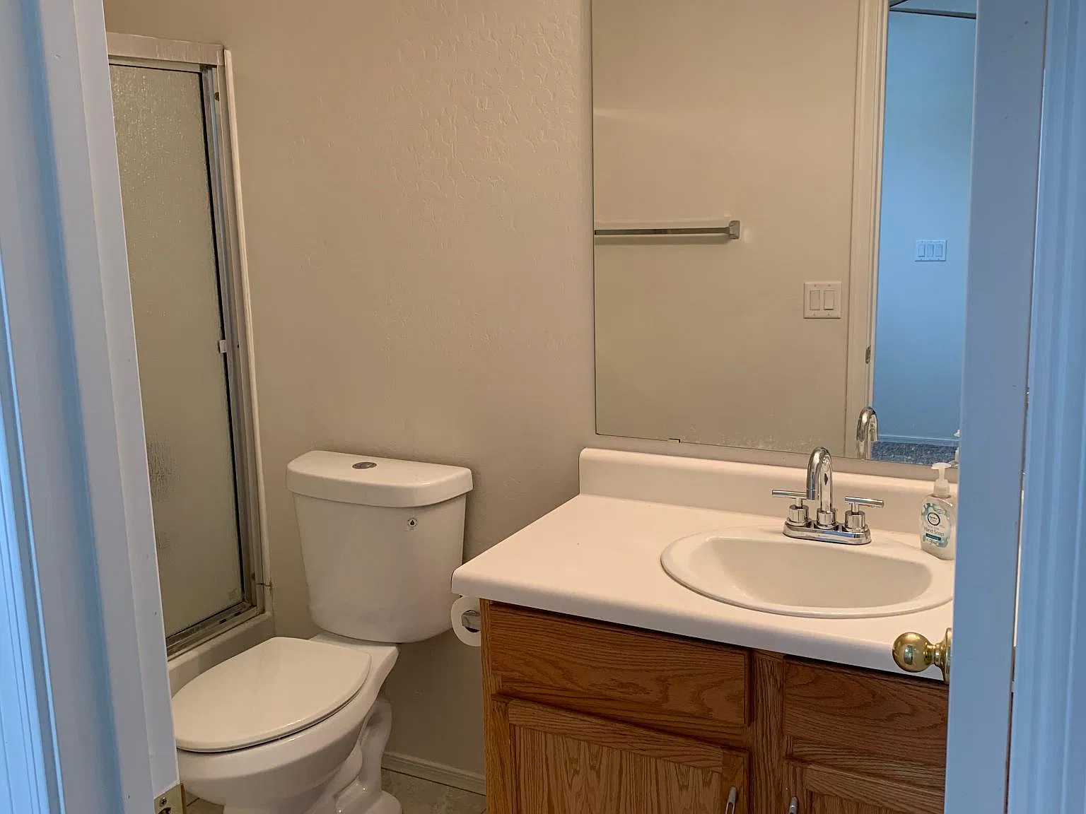 3 bed, 1100 sqft, $1,900 — Photo 3