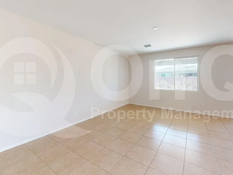 2039 E Piedmont Pl — Photo 13