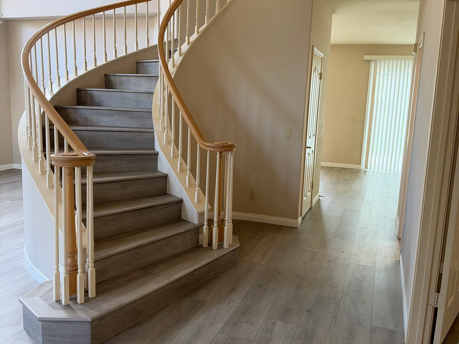 4 bed, 2427 sqft, $5,000 — Photo 2