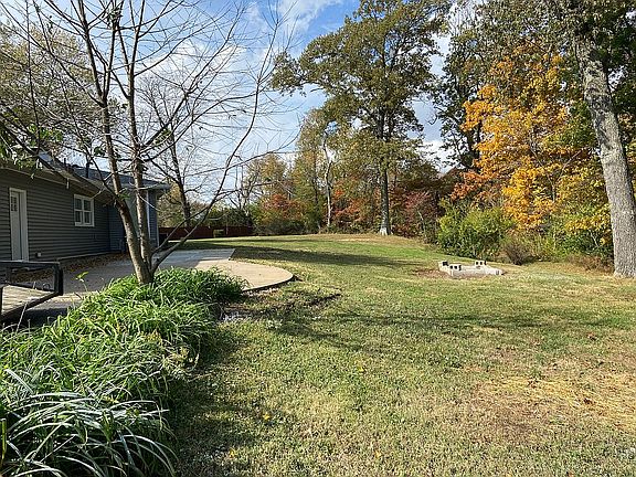 3rd image of 13511 Woodland Ln
