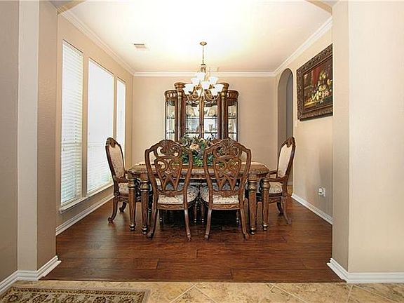 3rd image of 1204 Baldcypress Ln