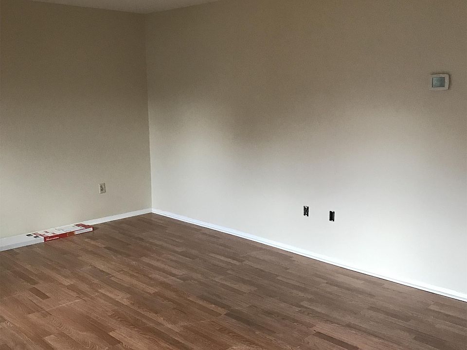2nd image of 1744 Farmington Ct