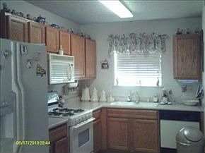 3rd image of 8101 Vista Estrella Ln SW