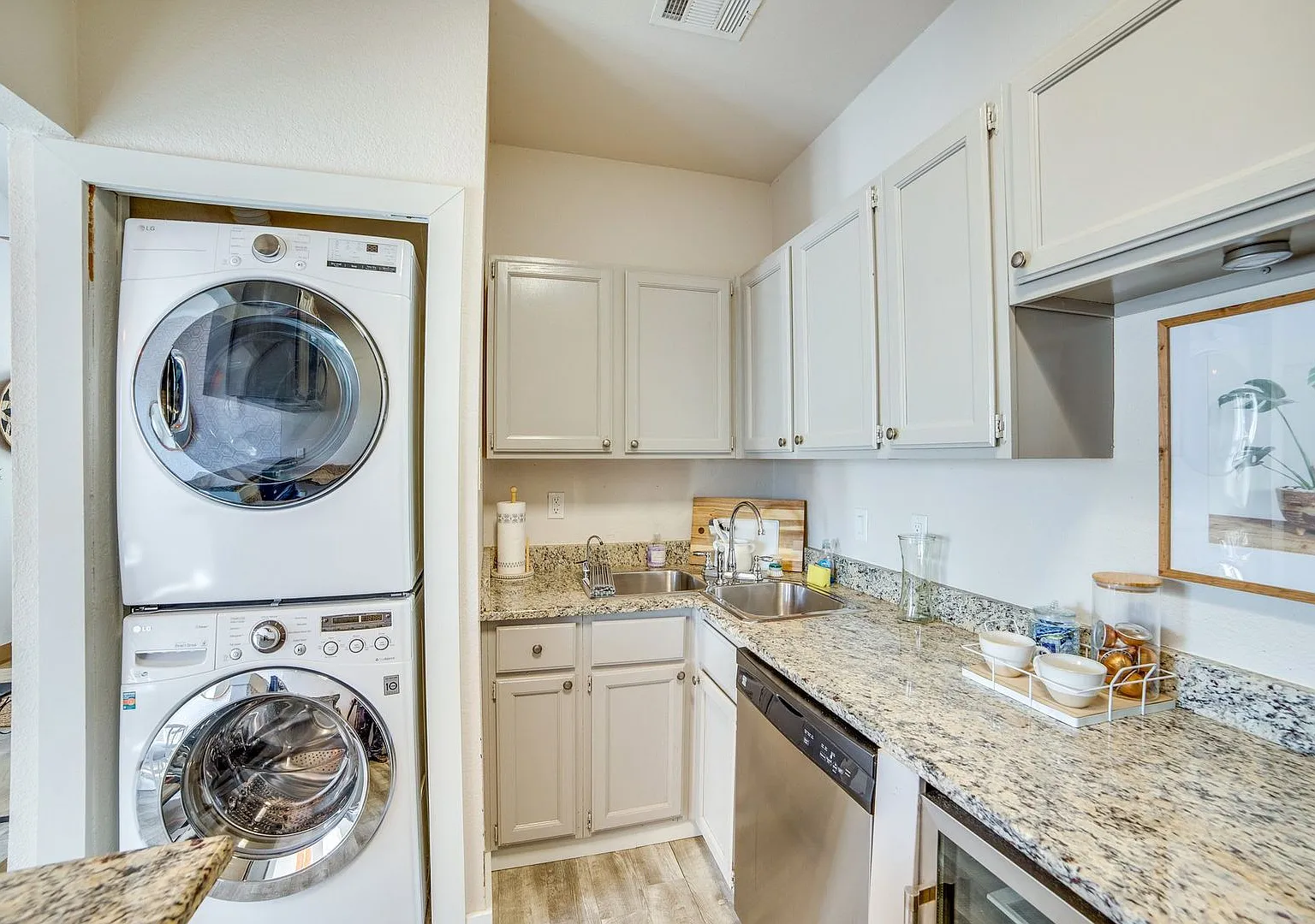 5963 Ross Ave — Photo 2