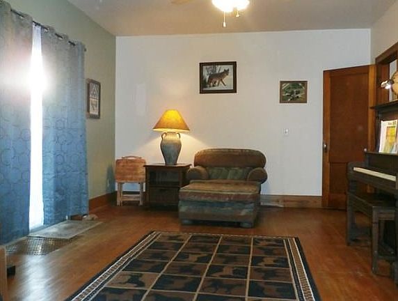 3rd image of 3289 Martz Ln