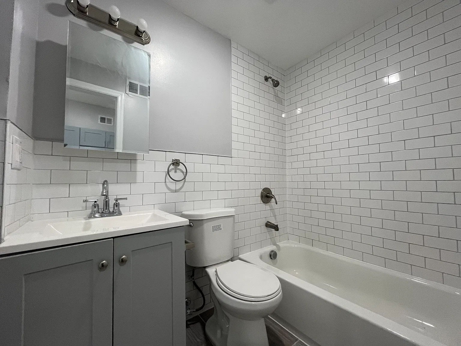 480 Bergen Ave — Photo 4