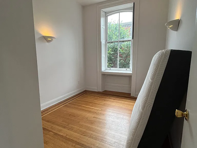 329 S 17th St #3 — Photo 10