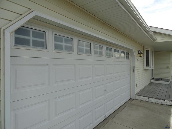 3rd image of 1064 Ziebach St